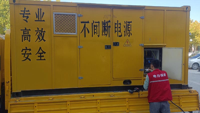 桂阳柴油发电机组和UPS电源配合使用时，如何避免切换过程中的电力中断？